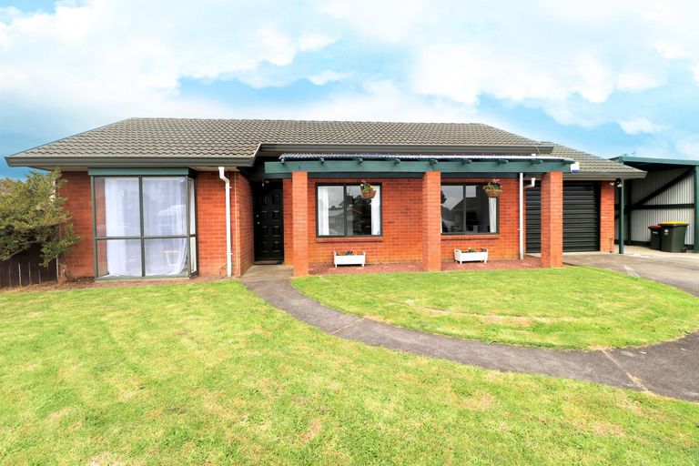 Photo of property in 34 Horlicks Place, Randwick Park, Auckland, 2105