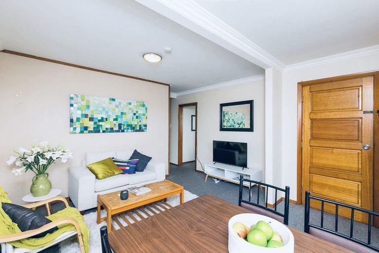 Photo of property in 16 Queens Drive, Kilbirnie, Wellington, 6022