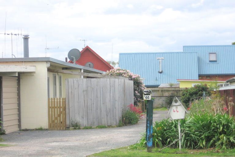 Photo of property in 2/44 Beach Road, Katikati, 3129