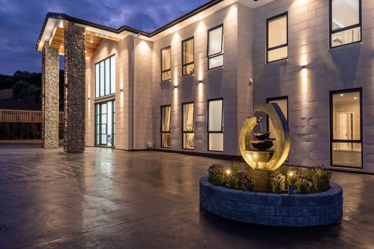 Photo of property in 83 Griggs Road, East Tamaki Heights, Auckland, 2016