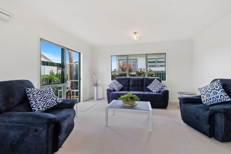 Photo of property in 2/21 Alexander Street, Papakura, 2110