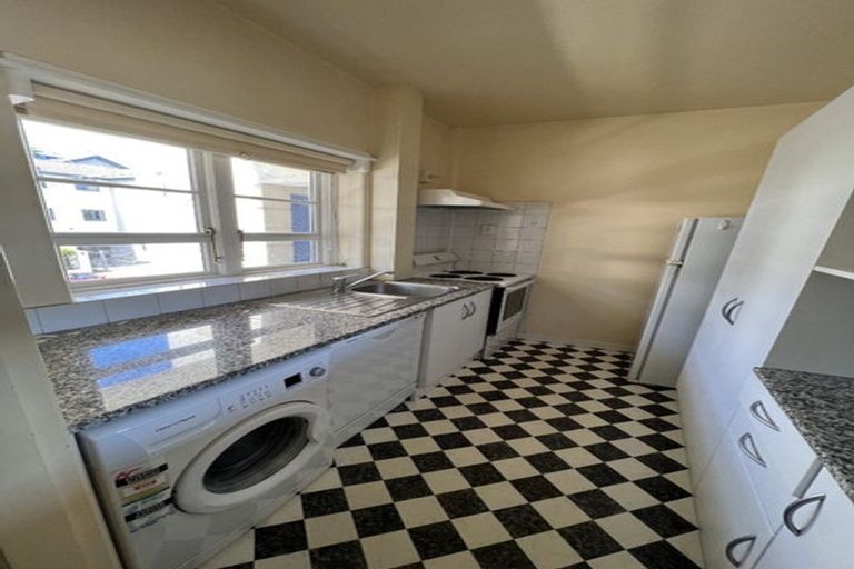 Photo of property in 82 Majoribanks Street, Mount Victoria, Wellington, 6011