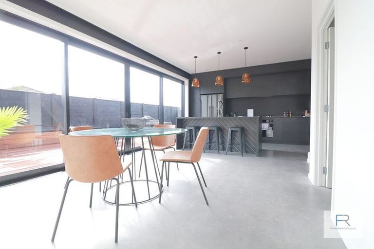 Photo of property in 4 Tapuwae Way, Mangere Bridge, Auckland, 2022