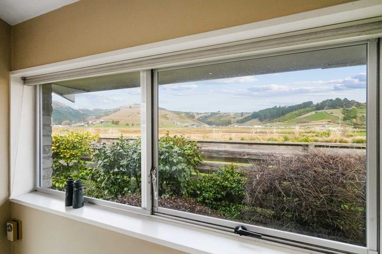 Photo of property in 9 Bridgemere Lane, Cracroft, Christchurch, 8022