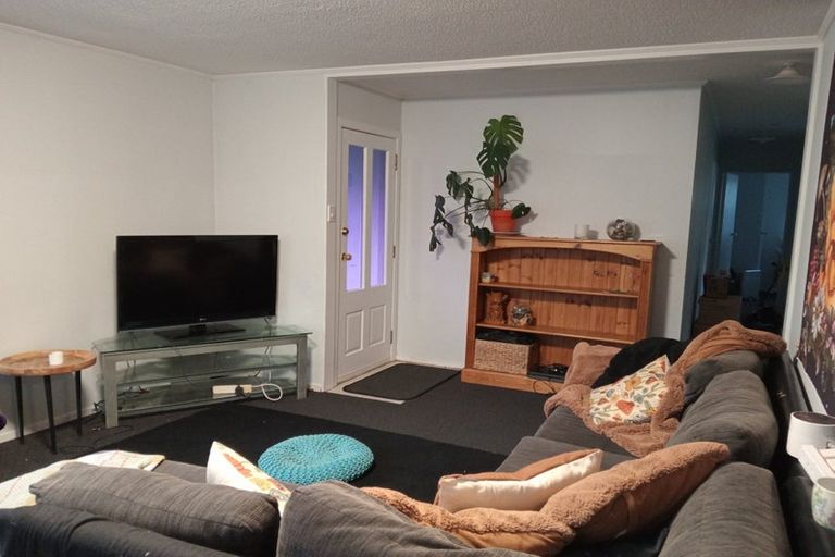 Photo of property in 35 Glen Road, Stokes Valley, Lower Hutt, 5019