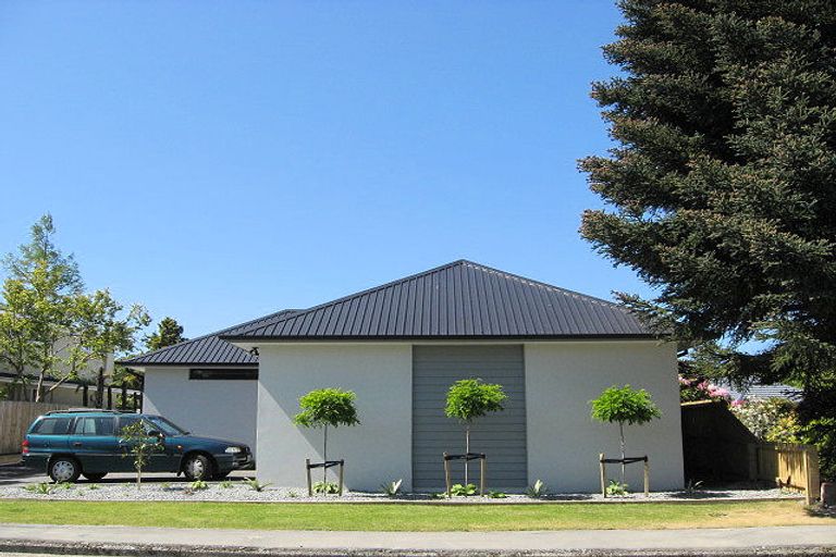 Photo of property in 1 Sunningvale Lane, Ilam, Christchurch, 8053