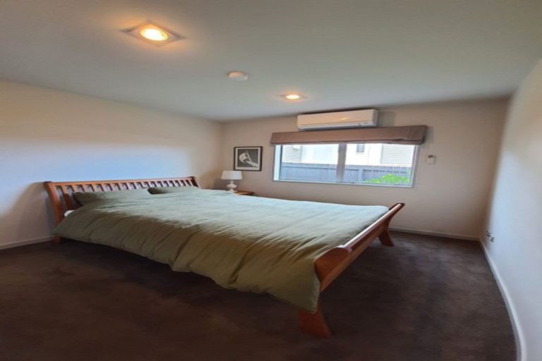 Photo of property in 12 Harrowglen Drive, Northcross, Auckland, 0632