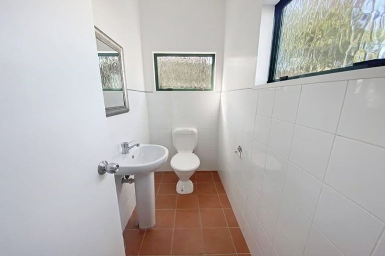 Photo of property in 24 Taroka Close, Pinehill, Auckland, 0632