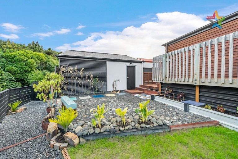 Photo of property in 18 Otonga Heights, Maungaraki, Lower Hutt, 5010
