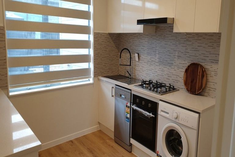 Photo of property in 4 Kauri Grove Drive, Kumeu, 0810