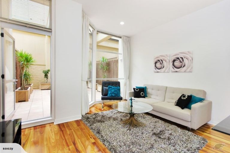 Photo of property in Hobson Quay Apartments, 1h/10 Hobson Street, Auckland Central, Auckland, 1010