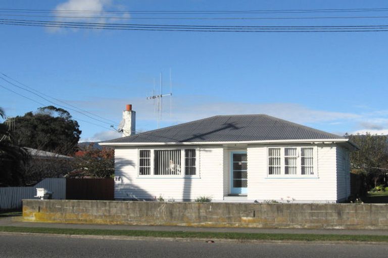Photo of property in 22 Aotaki Street, Otaki, 5512
