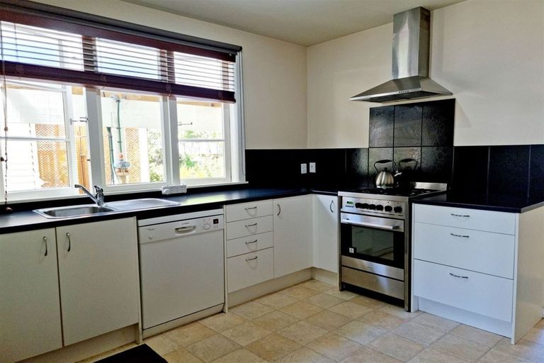 Photo of property in 14 Lincoln Street, Picton, 7220