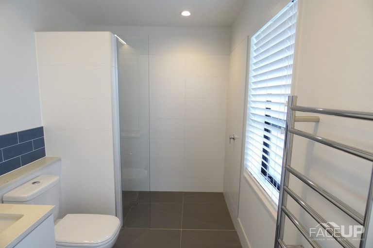 Photo of property in 242 Hobsonville Point Road, Hobsonville, Auckland, 0616