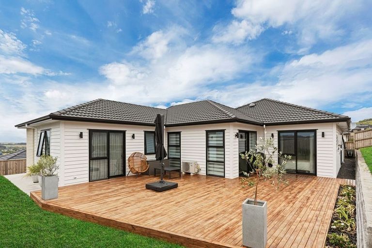 Photo of property in 12 Dolcetto Place, Pokeno, 2402