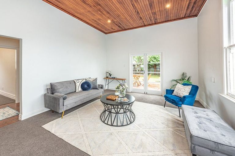 Photo of property in 2 Alma Road, Gonville, Whanganui, 4501