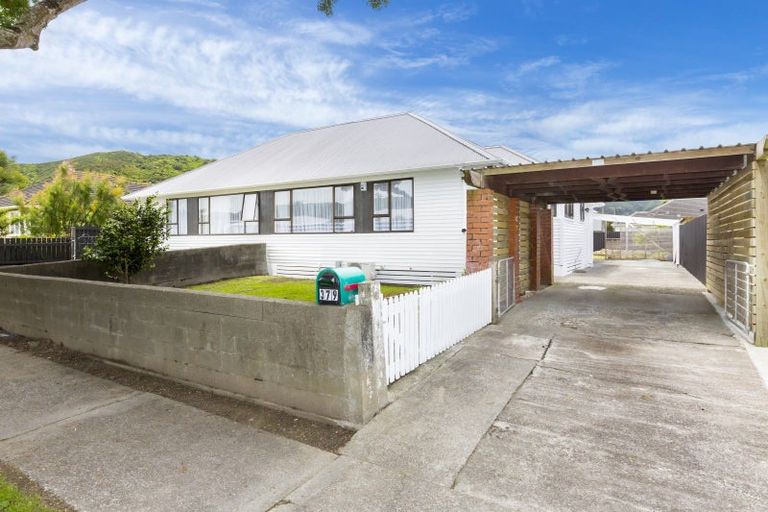 Photo of property in 379 Cambridge Terrace, Naenae, Lower Hutt, 5011