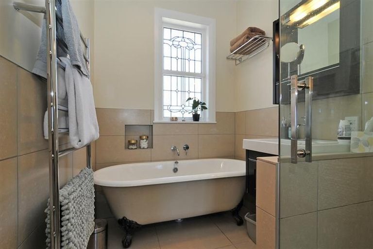 Photo of property in 25 Seatoun Heights Road, Miramar, Wellington, 6022