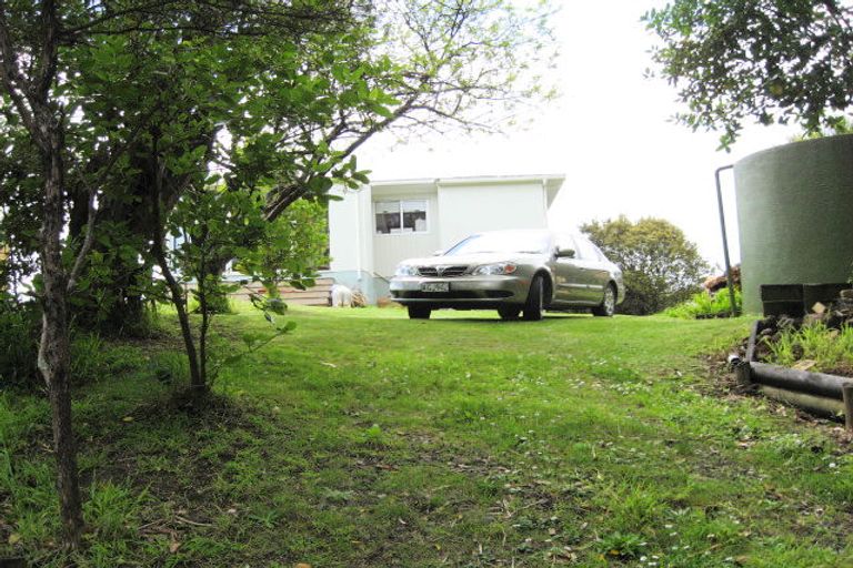 Photo of property in 87 Seaview Road, Piha, New Lynn, 0772