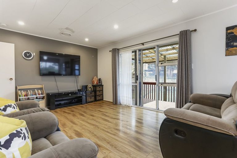 Photo of property in 7 Talmar Place, Massey, Auckland, 0614