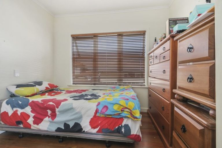 Photo of property in 15 Putini Road, Mangere Bridge, Auckland, 2022