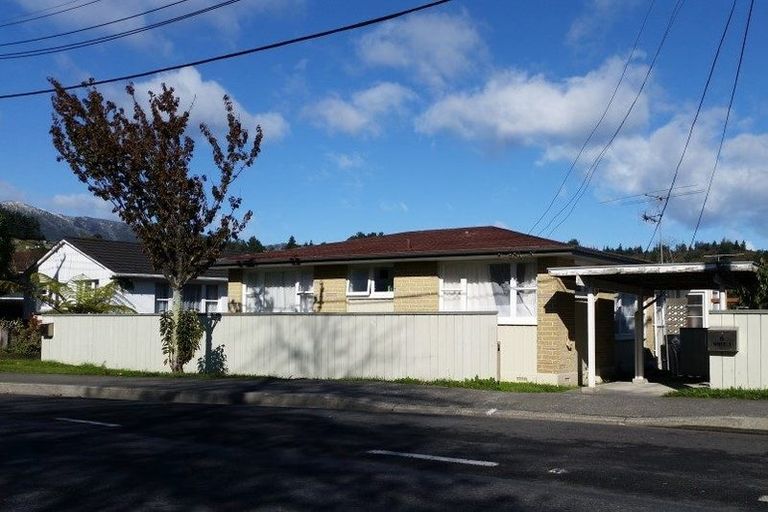 Photo of property in 1/6 Moeraki Road, Maoribank, Upper Hutt, 5018