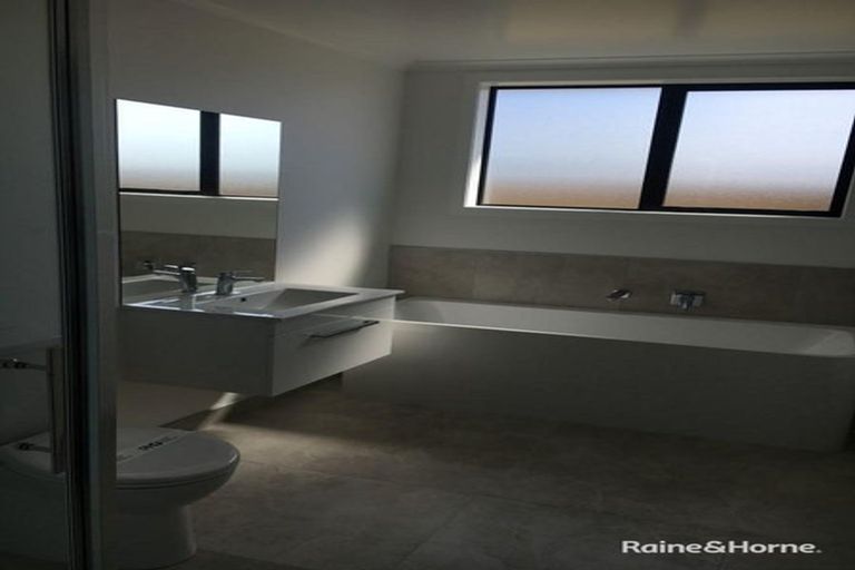 Photo of property in 37 Livingstone Drive, Papamoa Beach, Papamoa, 3118