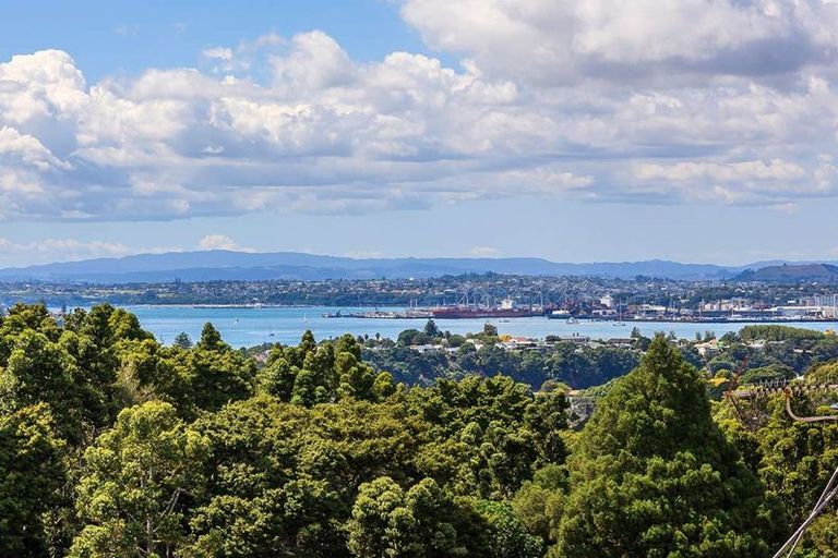 Photo of property in 2/254 Onewa Road, Birkenhead, Auckland, 0626