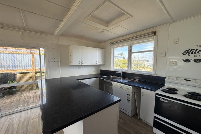 Photo of property in 16 Robertshawe Crescent, Dannevirke, 4930
