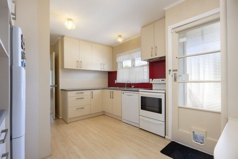 Photo of property in 31 Fairdene Avenue, Henderson, Auckland, 0610