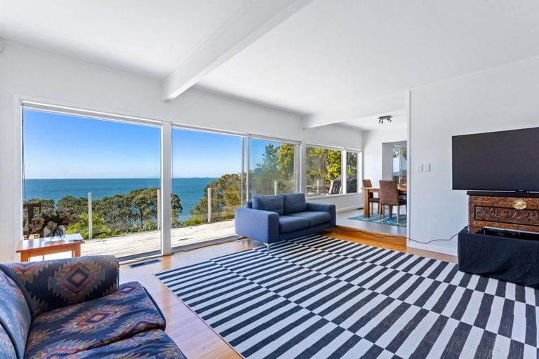 Photo of property in 17 Bournemouth Terrace, Murrays Bay, Auckland, 0630