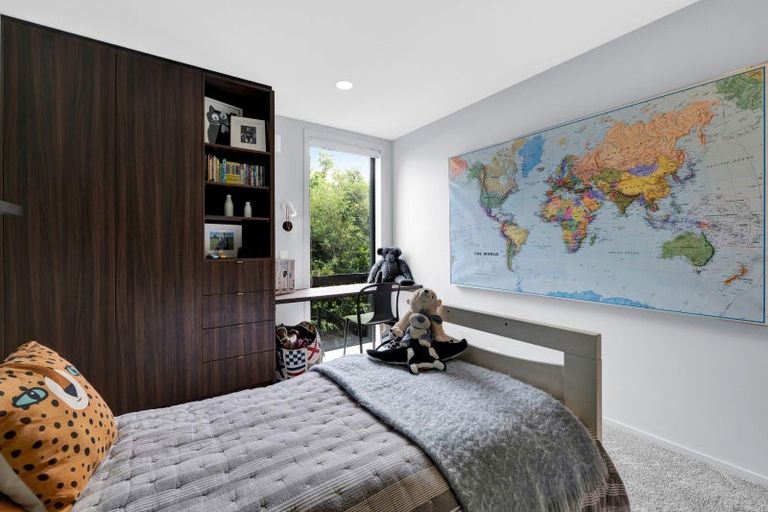 Photo of property in 12a Baring Terrace, Strandon, New Plymouth, 4312