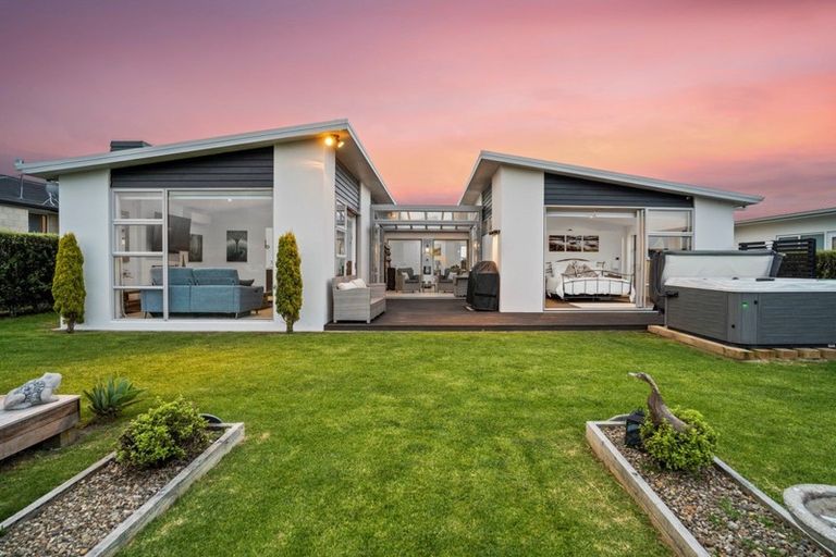 Photo of property in 16 Holyoake Terrace, Omokoroa, 3114