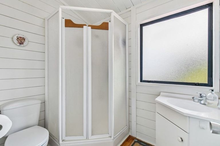 Photo of property in 98 Hadfield Street, Beach Haven, Auckland, 0626