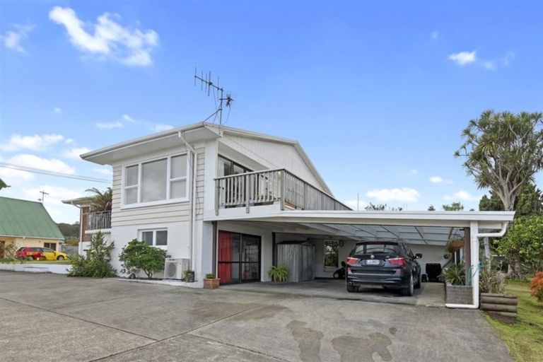 Photo of property in 43 Memorial Drive, Parahaki, Whangarei, 0112