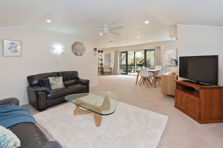 Photo of property in 17 Orinda Close, Botany Downs, Auckland, 2010