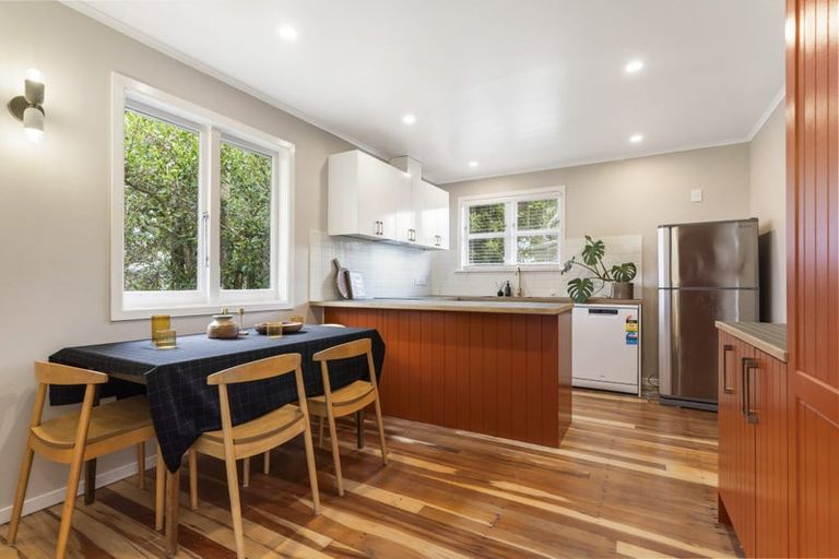 Photo of property in 24d Clinton Avenue, Te Atatu Peninsula, Auckland, 0610