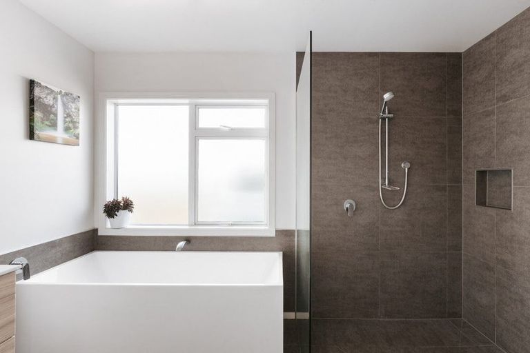 Photo of property in 32a Ohuirehe Road, Coastlands, Whakatane, 3120