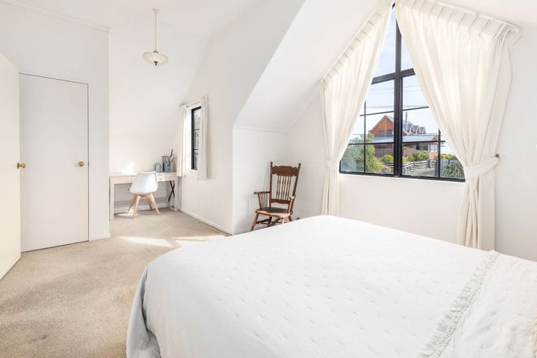 Photo of property in 129 Seaview Road, Paraparaumu Beach, Paraparaumu, 5032