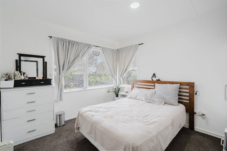 Photo of property in 4 Bremridge Place, Melville, Hamilton, 3206