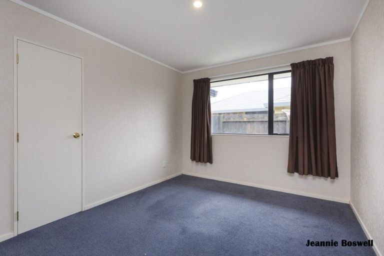 Photo of property in 20 Aspen Way, Kelvin Grove, Palmerston North, 4414