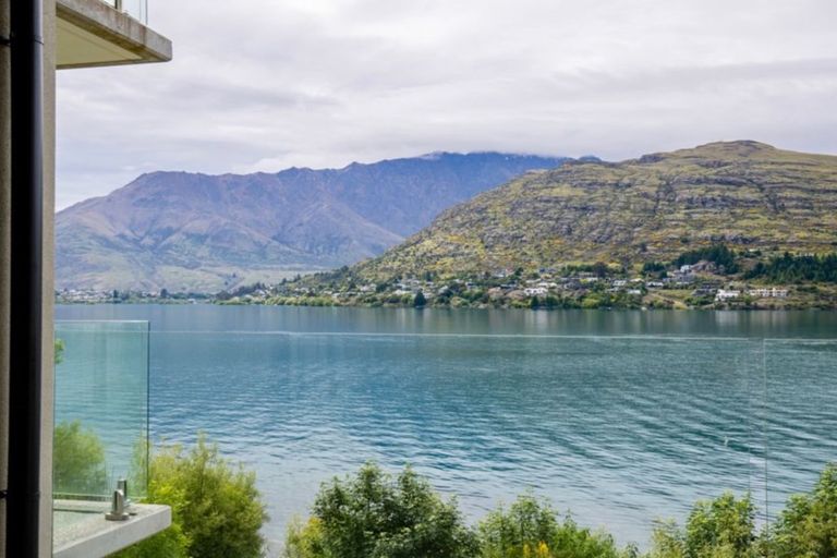 Photo of property in La Residence Du Lac, 26/527 Frankton Road, Queenstown, 9300