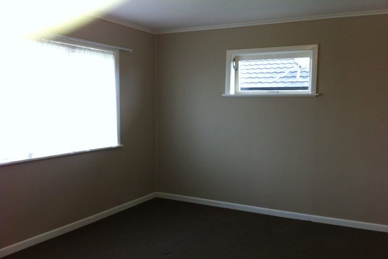 Photo of property in 868 East Coast Road, Northcross, Auckland, 0630