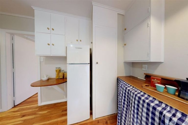 Photo of property in Regency Flats, 6/29-45 Miramar North Road, Miramar, Wellington, 6022