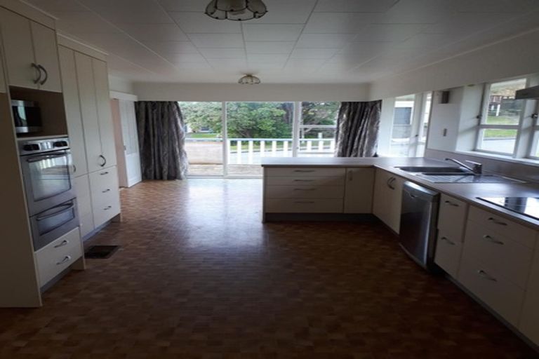 Photo of property in 8 Robson Street, Stokes Valley, Lower Hutt, 5019