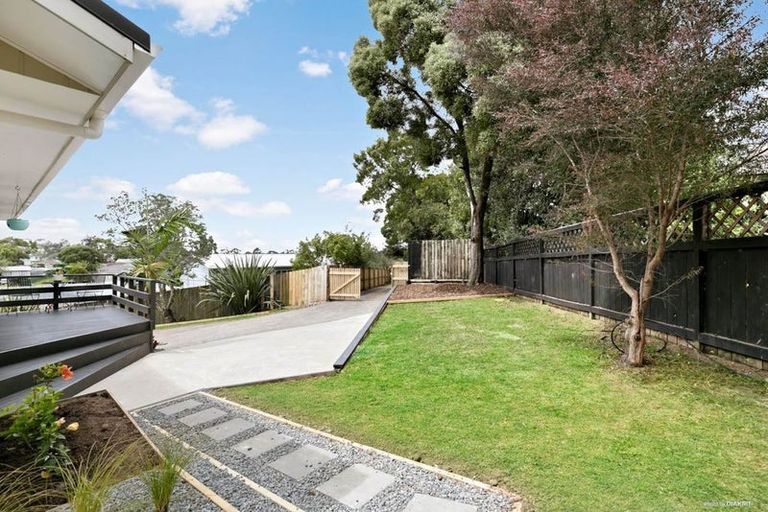 Photo of property in 9 Elizabeth Drive, West Harbour, Auckland, 0618