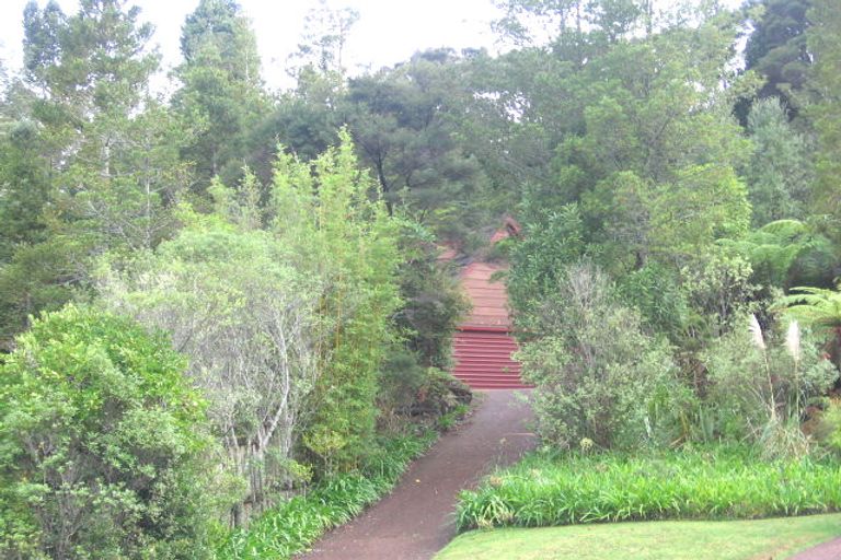 Photo of property in 39 Mappin Place, Chatswood, Auckland, 0626