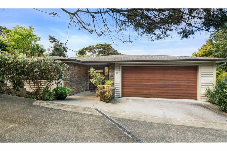 Photo of property in 23c West Lynn Road, Titirangi, Auckland, 0604