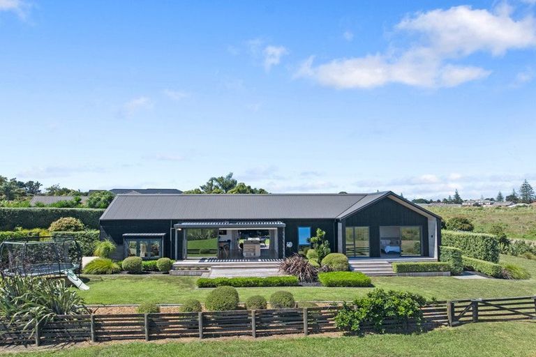 Photo of property in 28 Capriole Crescent, Kingseat, Papakura, 2580