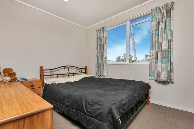 Photo of property in 36 Arlette Place, Massey, Auckland, 0614